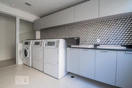 Apartamento para alugar com 27m², 1 quarto e 1 vaga Apartamento para alugar com 27m², 1 quarto e 1 vagaÁrea Comum - Lavanderia