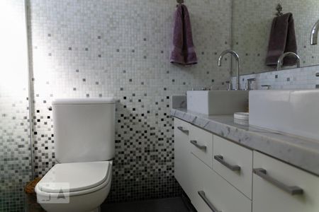 Apartamento à venda com 111m², 3 quartos e 3 vagas Apartamento à venda com 111m², 3 quartos e 3 vagasBanheiro da Suíte