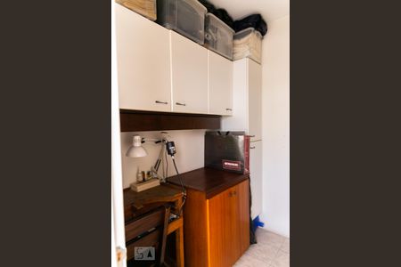 Apartamento à venda com 111m², 3 quartos e 3 vagas Apartamento à venda com 111m², 3 quartos e 3 vagasQuarto de Serviço