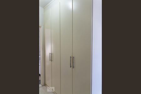 Apartamento à venda com 111m², 3 quartos e 3 vagas Apartamento à venda com 111m², 3 quartos e 3 vagasCloset da Suíte