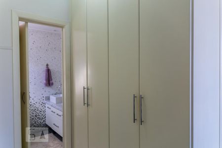 Apartamento à venda com 111m², 3 quartos e 3 vagas Apartamento à venda com 111m², 3 quartos e 3 vagasCloset da Suíte