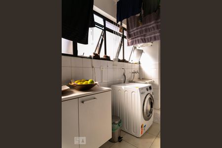 Apartamento à venda com 111m², 3 quartos e 3 vagas Apartamento à venda com 111m², 3 quartos e 3 vagasÁrea de Serviço