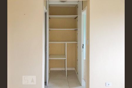 Circulação de apartamento para alugar com 1 quarto, 42m² em Cristal, Porto Alegre