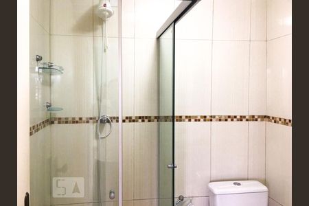 Banheiro de apartamento para alugar com 1 quarto, 42m² em Cristal, Porto Alegre