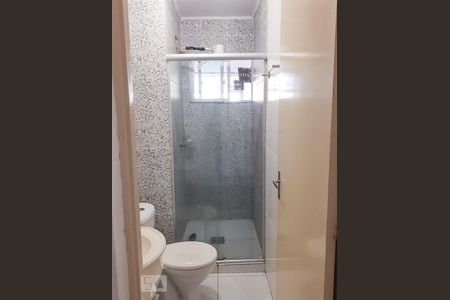 Banheiro de apartamento à venda com 1 quarto, 48m² em Partenon, Porto Alegre