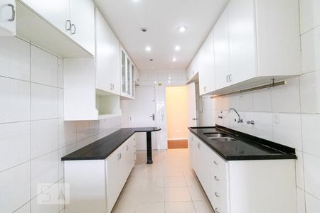 Apartamento para alugar com 125m², 2 quartos e 1 vaga Apartamento para alugar com 125m², 2 quartos e 1 vagaCozinha