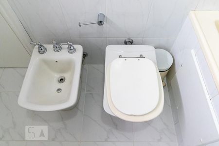 Apartamento para alugar com 125m², 2 quartos e 1 vaga Apartamento para alugar com 125m², 2 quartos e 1 vagaBanheiro da suíte
