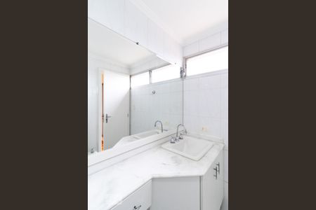 Apartamento para alugar com 125m², 2 quartos e 1 vaga Apartamento para alugar com 125m², 2 quartos e 1 vagaBanheiro da suíte