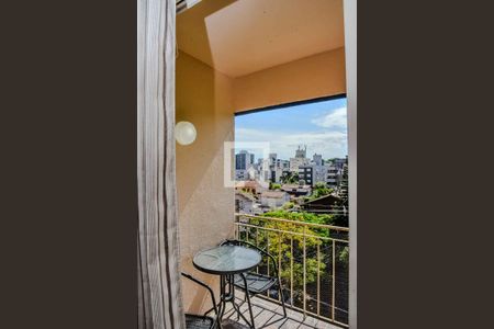 Sacada da Sala de apartamento para alugar com 2 quartos, 90m² em Higienópolis, Porto Alegre
