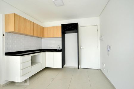 Cozinha de apartamento para alugar com 1 quarto, 40m² em Vila Pompéia, São Paulo