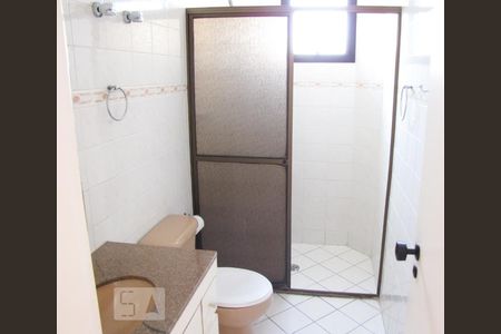 Banheiro Social de apartamento para alugar com 3 quartos, 105m² em Sumaré, São Paulo