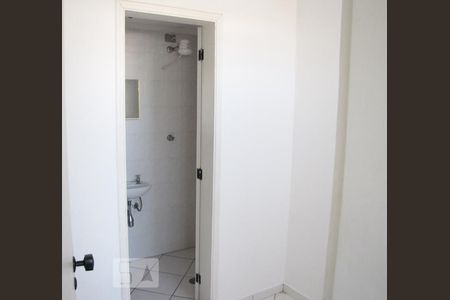 Banheiro de Serviço de apartamento para alugar com 3 quartos, 105m² em Sumaré, São Paulo