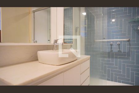 Banheiro suíte 1 de apartamento para alugar com 4 quartos, 145m² em Mont Serrat, Porto Alegre