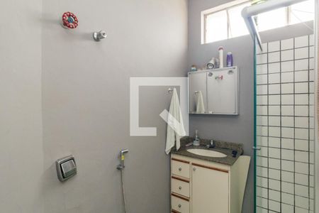 Banheiro de apartamento para alugar com 1 quarto, 50m² em Higienópolis, São Paulo