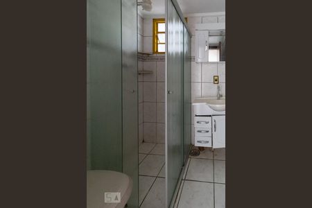 Banheiro de apartamento à venda com 2 quartos, 53m² em Padroeira, Osasco