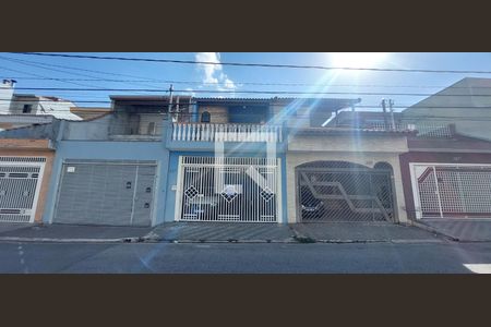 Casa para alugar com 210m², 3 quartos e 2 vagasFachada