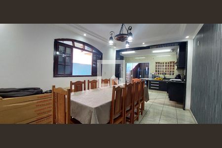 Casa para alugar com 210m², 3 quartos e 2 vagasSala de jantar