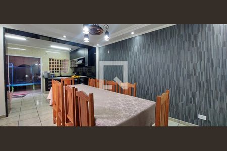 Casa para alugar com 210m², 3 quartos e 2 vagasSala de jantar