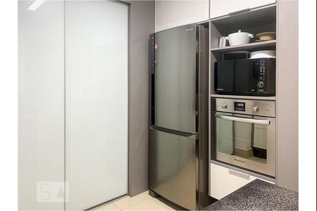 Cozinha de apartamento para alugar com 2 quartos, 64m² em Vila Olímpia, São Paulo
