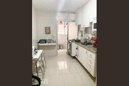 Apartamento à venda com 101m², 3 quartos e 2 vagasCozinha