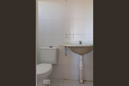 Banheiro da Suíte de apartamento para alugar com 2 quartos, 50m² em Protásio Alves, Porto Alegre