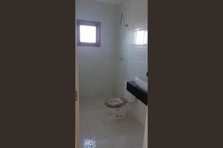 Casa à venda com 119m², 3 quartos e 2 vagasBanheiro