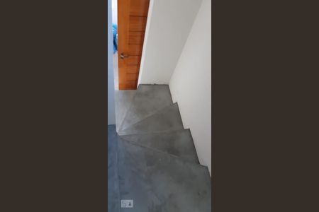 Casa à venda com 119m², 3 quartos e 2 vagasEscada