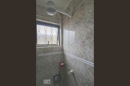 Banheiro de apartamento para alugar com 3 quartos, 52m² em Cidade Industrial, Curitiba