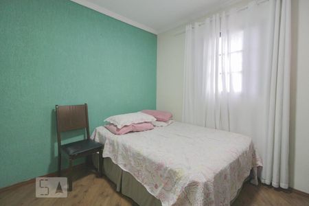 Quarto 3 de apartamento para alugar com 3 quartos, 52m² em Cidade Industrial, Curitiba