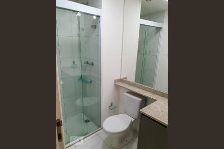 Banheiro de kitnet/studio para alugar com 1 quarto, 44m² em Vila Lídia, Campinas