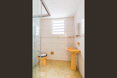 Banheiro de apartamento para alugar com 1 quarto, 50m² em Cristal, Porto Alegre