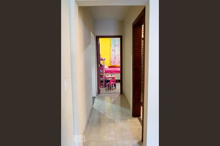 Corredor de casa para alugar com 3 quartos, 322m² em Braz de Pina, Rio de Janeiro