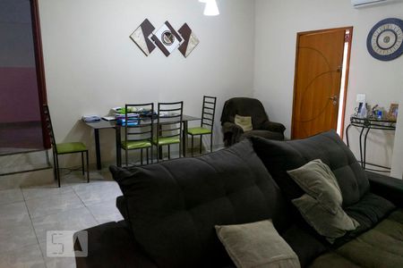 Sala de casa para alugar com 3 quartos, 322m² em Braz de Pina, Rio de Janeiro