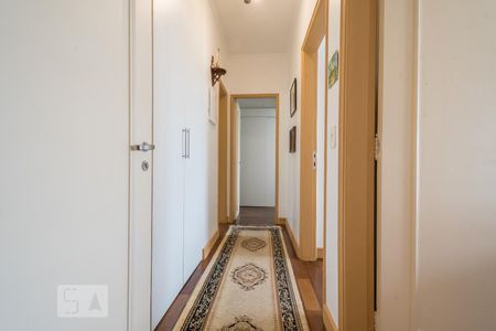 Corredor Quartos de apartamento à venda com 3 quartos, 240m² em Jardim das Acacias, São Paulo