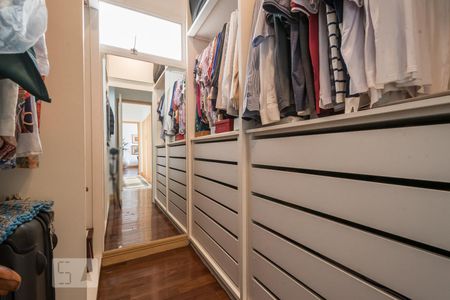 Apartamento à venda com 240m², 3 quartos e 2 vagasCloset  Suíte