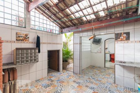 Casa à venda com 270m², 3 quartos e 4 vagas Casa à venda com 270m², 3 quartos e 4 vagasQuintal com Churrasqueira