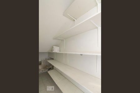 Casa à venda com 270m², 3 quartos e 4 vagas Casa à venda com 270m², 3 quartos e 4 vagasDespensa