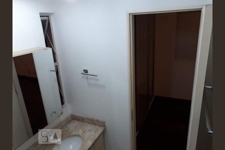 Banheiro de apartamento para alugar com 2 quartos, 63m² em Vila Isa, São Paulo