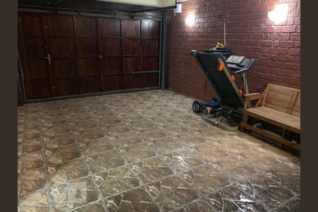 Casa à venda com 240m², 3 quartos e 3 vagas Casa à venda com 240m², 3 quartos e 3 vagasGaragem