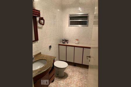Banheiro 2 de casa à venda com 3 quartos, 240m² em Jaguaribe, Osasco