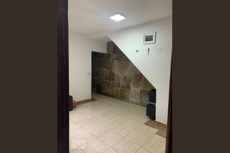 Casa à venda com 240m², 3 quartos e 3 vagas Casa à venda com 240m², 3 quartos e 3 vagasSala
