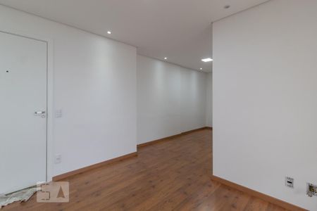 Sala de apartamento para alugar com 3 quartos, 72m² em Km 18, Osasco