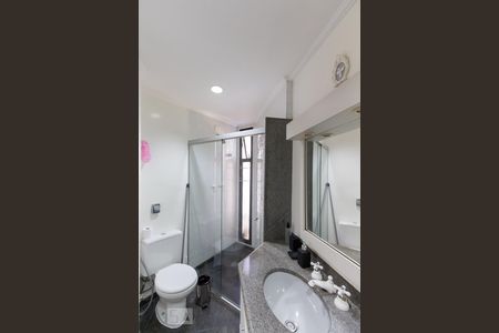 Banheiro de apartamento para alugar com 1 quarto, 43m² em Paraíso do Morumbi, São Paulo