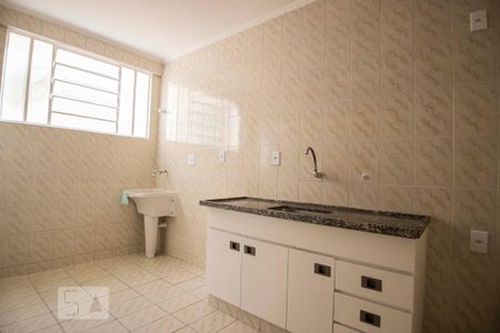 cozinha de apartamento para alugar com 2 quartos, 51m² em Parque Residencial Vila União, Campinas