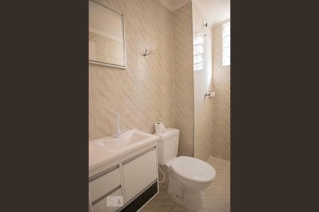 banheiro de apartamento para alugar com 2 quartos, 51m² em Parque Residencial Vila União, Campinas