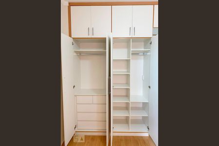 Apartamento à venda com 92m², 3 quartos e 3 vagasQuarto 