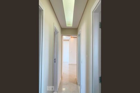 Corredor de apartamento à venda com 3 quartos, 92m² em Chácara Cneo, Campinas