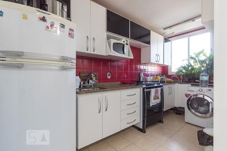 Cozinha e Área de Serviço de apartamento para alugar com 2 quartos, 80m² em Floresta, Porto Alegre
