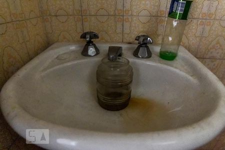 Casa à venda com 130m², 3 quartos e 1 vagaBanheiro