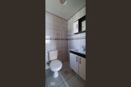 Banheiro de apartamento para alugar com 2 quartos, 60m² em Protásio Alves, Porto Alegre